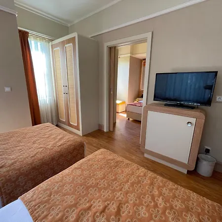 Club Grand Hotel Side